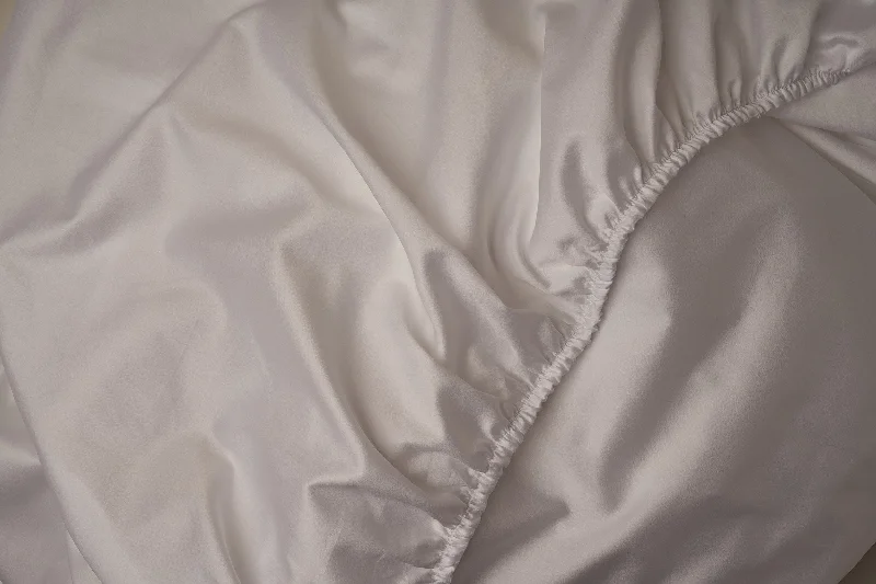 Moisture - Wicking Cotton Sheets for a Dry and Comfortable SleepAmericano Sateen | Fitted Sheet