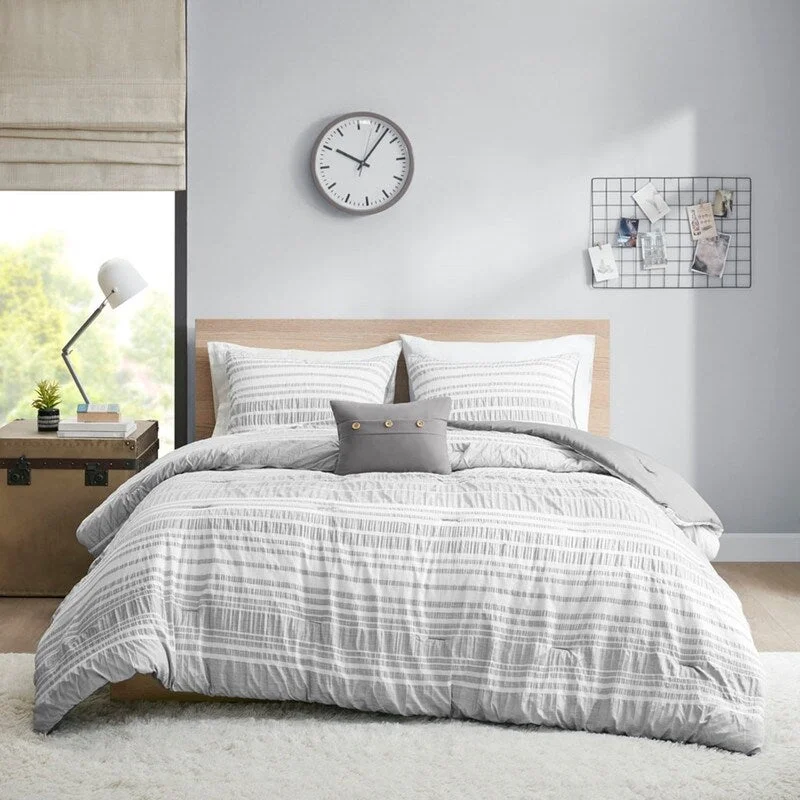 Flat Sheets with a High - Quality Finish for a Luxurious LookStriped Comforter Set