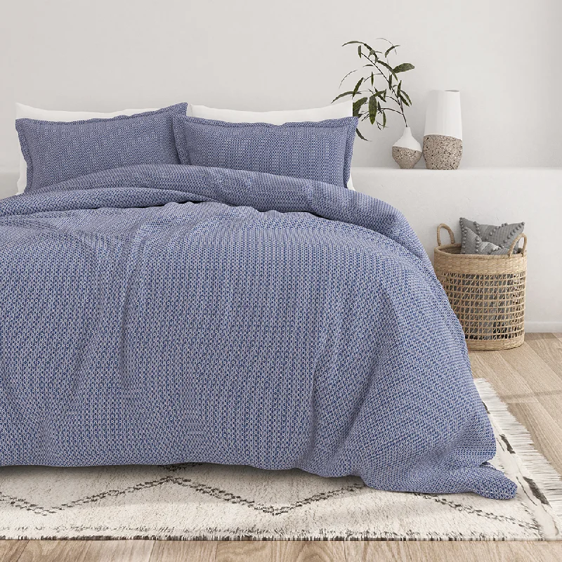 Ombre - colored duvet covers with a gradient effect for a trendy and unique styleBlue Diamond Pattern 3-Piece Duvet Cover Set