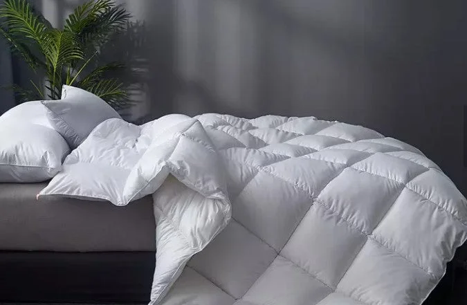 Allergy - friendly duvet covers for bedrooms with sensitive air qualityHutterite White Down Duvet - 4 Season - Made in Canada