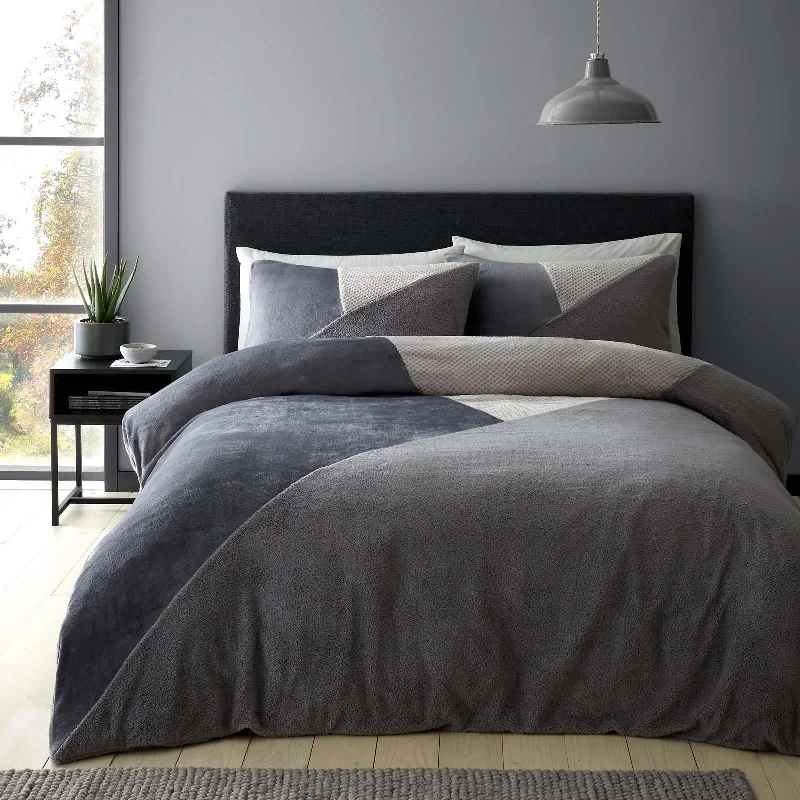 California king - size duvet covers for the extra - long and wide California king bedsCosy Larsson Geo Fleece Duvet Cover Set Grey