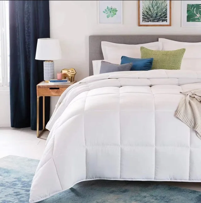 Stain - resistant duvet covers for easy maintenanceSynthetic Duvet - 4 Season